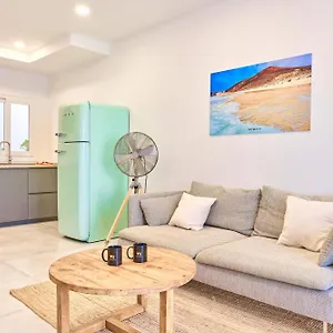 Weybeach 6 - New, Modern, Stylish, Fully Equipped Apartamento La Santa